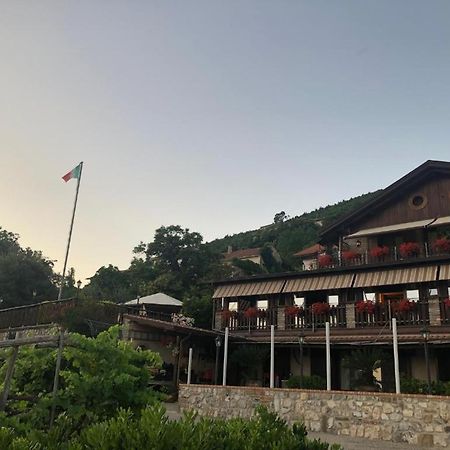 The Chalet, Guest House Аджерола Екстериор снимка